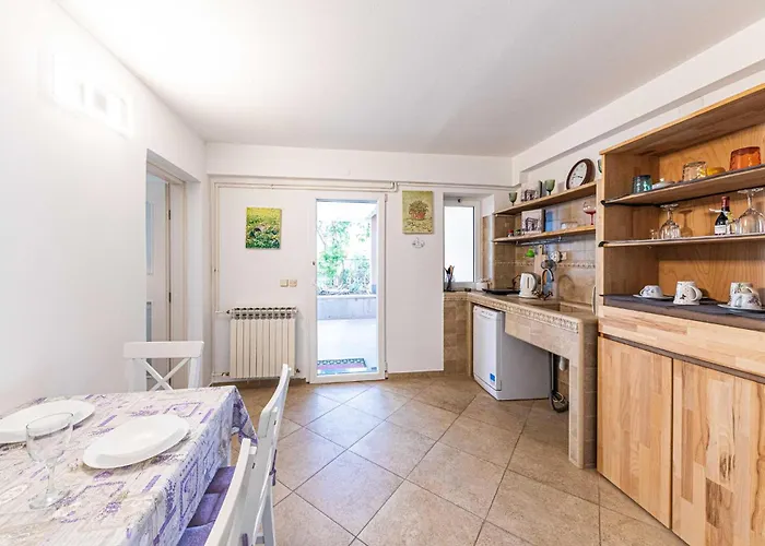 Apartament Lovely In